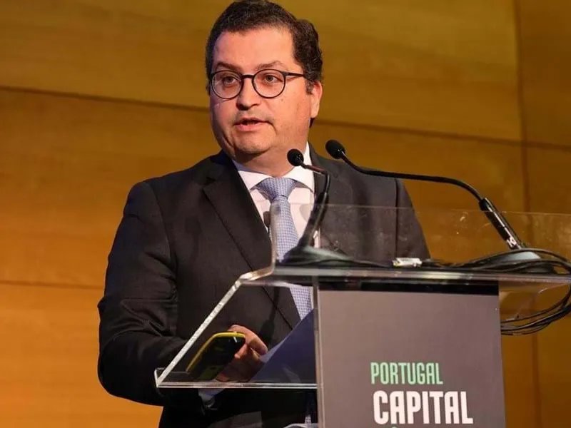 Read more about the article Ministro das Finanças afirma que redução do IRS viola norma de contenção.