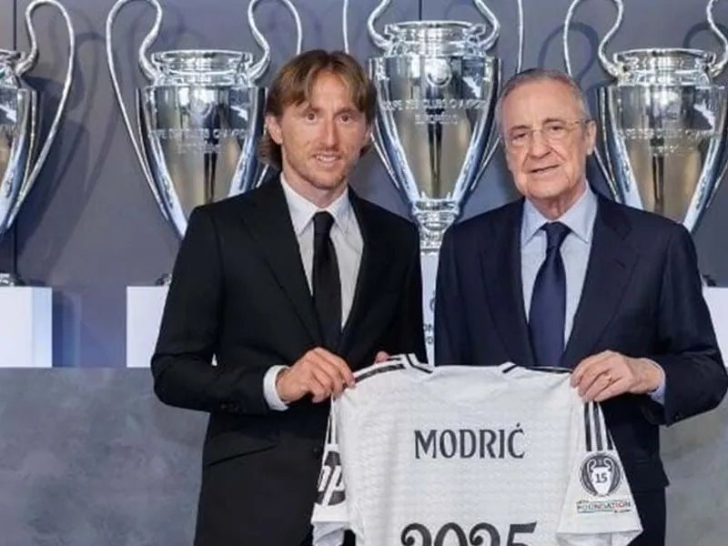 Read more about the article Futebolista Luka Modric prolonga contrato com o Real Madrid por mais uma temporada.