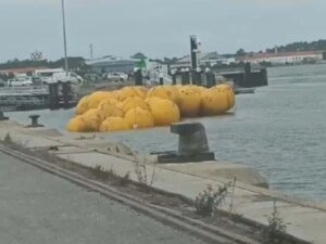 Read more about the article Rebocada para Aveiro embarcação que naufragou e provocou a morte a seis pescadores na Marinha Grande