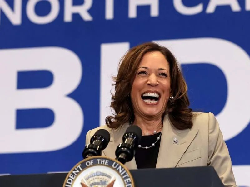 Read more about the article A campanha de Kamala Harris acusa Trump de manipular a data do debate.