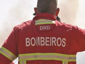 Read more about the article Um incêndio numa habitação deixou uma mulher de 78 anos desalojada em Arraiolos.