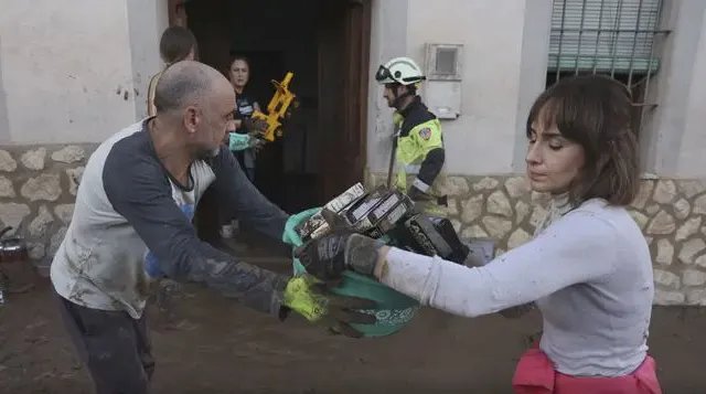 Read more about the article A cidade de Valência criou um centro para coordenar grupos de voluntários.